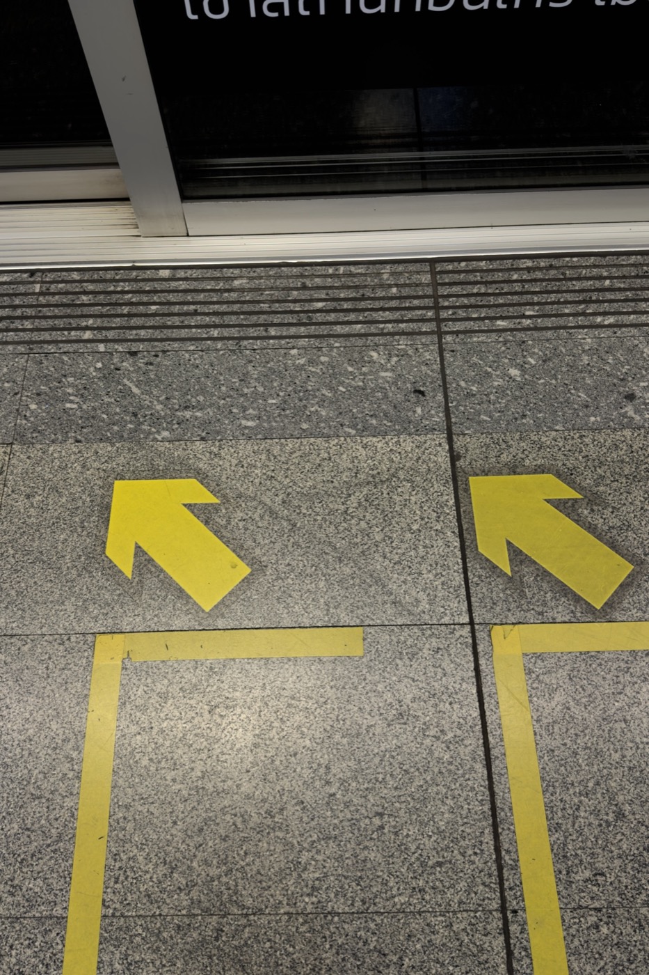 Platform arrows — Standard