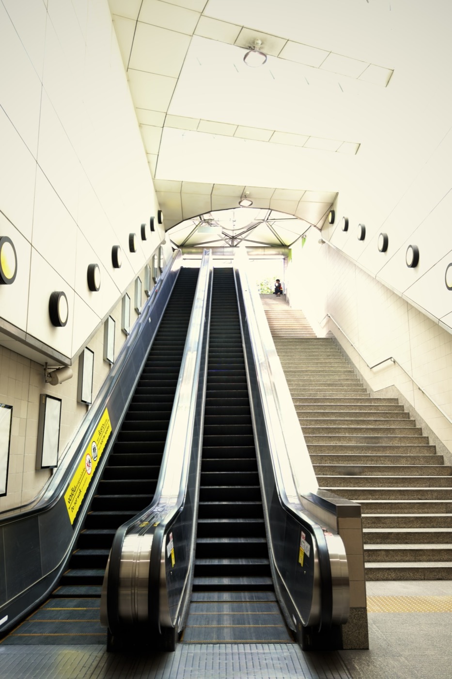 Metro escalator — Positive recipe