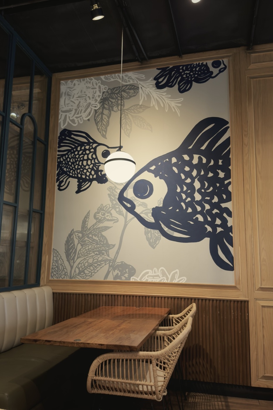 Cafe interior with fish wallpaper — Negative recipe